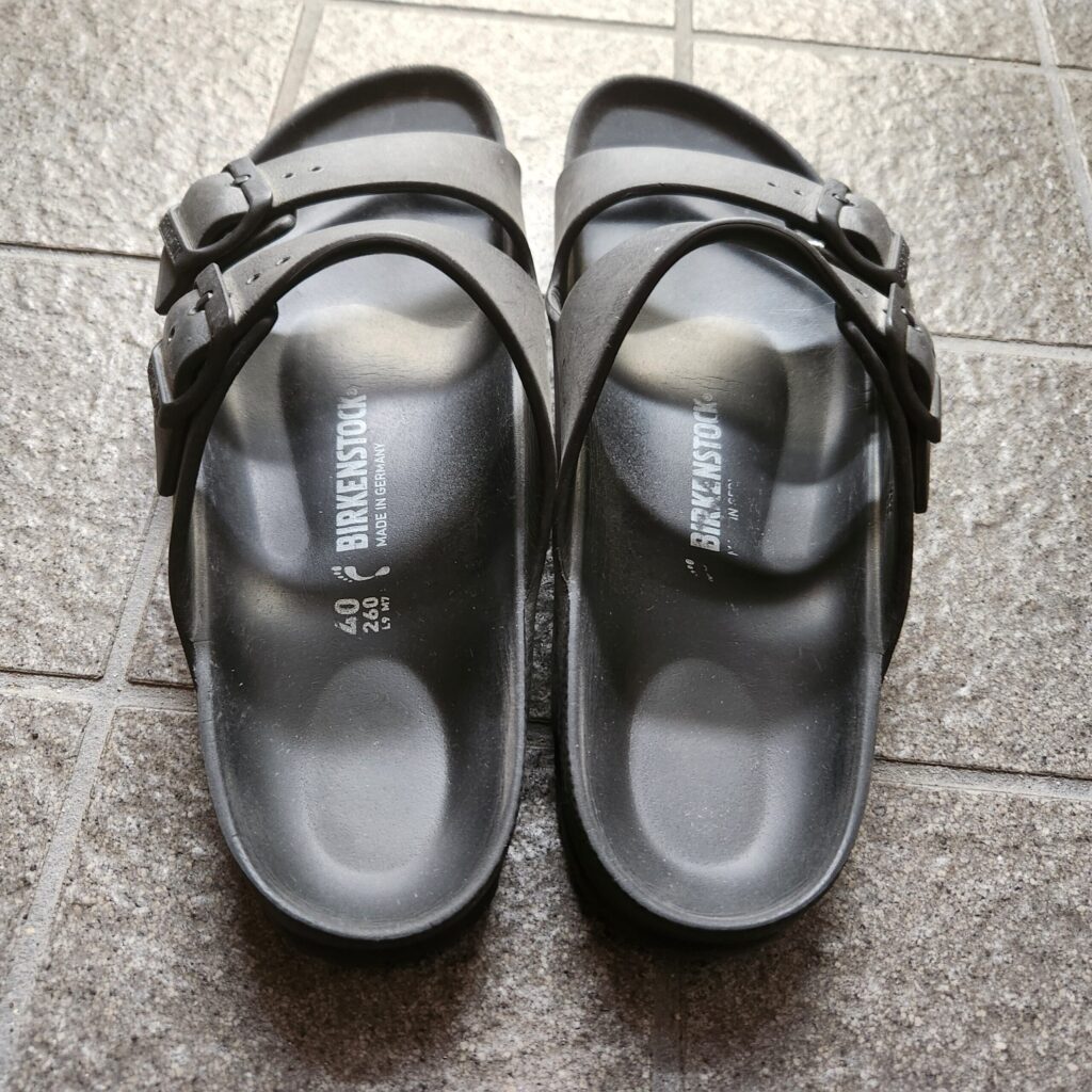 ビルケンシュトックのEVAシリーズに採用された立体的なフットベッドの形状